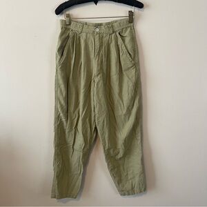 90s Linen Chico’s Breezy pleated pants size 26” light green